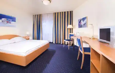 Tryp by Wyndham Luebeck Aquamarin - 24