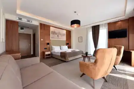 Lazaro - 88