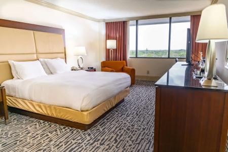 Hilton Palm Beach Airport - 4