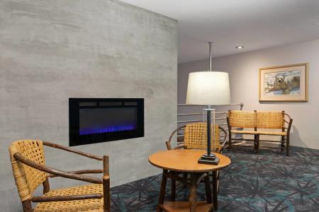 Days Inn and Suites by Wyndham Downtown-University - 2