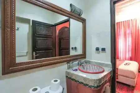 Riad Nakhla - 26