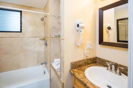 Castle Waikiki Grand - 32