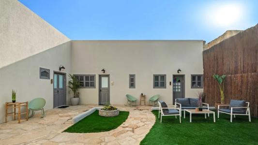 Helios Boutique Suites by La Finca - 32