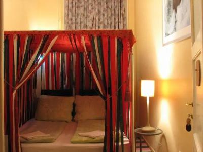 Locomotive Hostel - 12