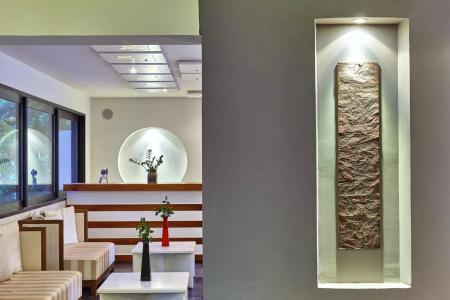 Zephyros Beach Boutique - 12