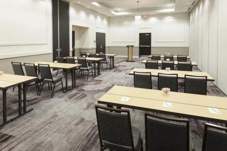 Courtyard by Marriott Alliance Town Center - 20