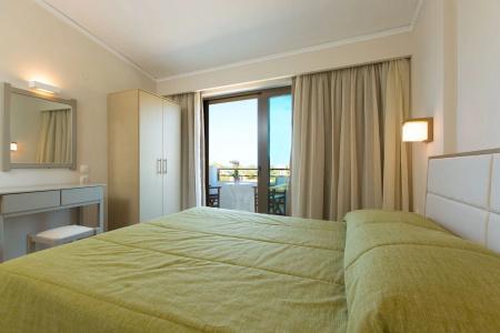 Trefon  and Family Suites - 103