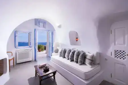Pezoules of Oia - 26