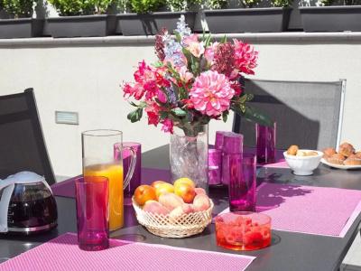 Charmsuites Paralel - 67