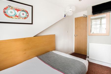 Oyo London Guest House - 22