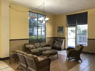 Lombardy Inn - 7