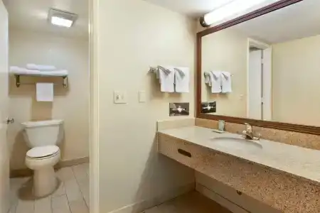 1 San Francisco - 8