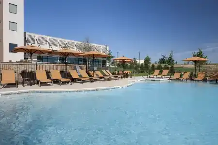 Courtyard by Marriott Alliance Town Center - 17