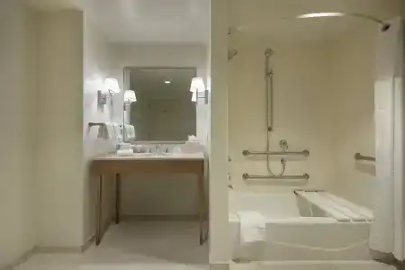 Hilton Garden Inn Miami Dolphin Mall - 8