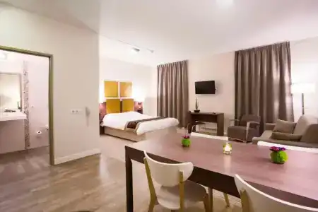 Kyriad Chambéry Centre - Hôtel et Résidence - 56