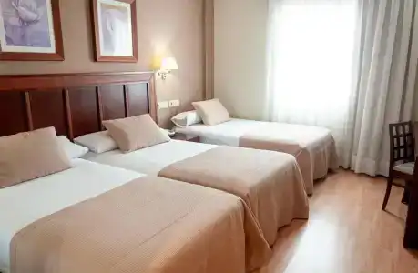 Santiago León - 49