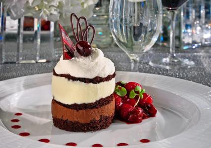 Royal Sonesta Boston - 3