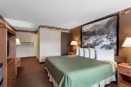 Super 8 by Wyndham/Downtown - 29