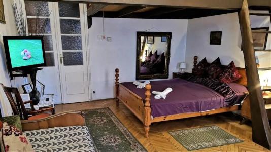 Locomotive Hostel - 16
