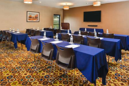 Holiday Inn Expresss & Suites West, An Ihg - 37