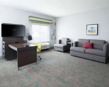 Hampton Inn & Suites - 52