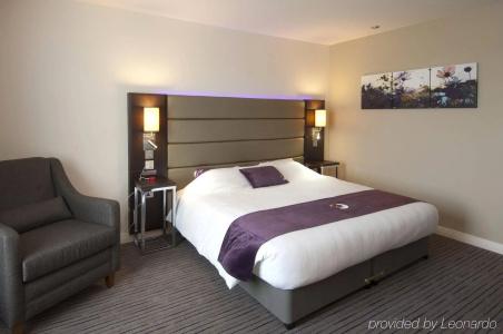 Premier Inn Hendon - The Hyde - 14