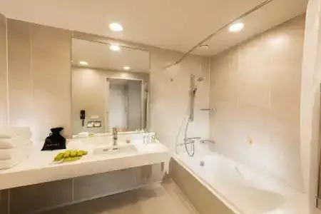 DoubleTree by Hilton Okinawa Chatan Resort - 17