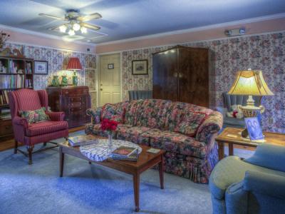 Blue Mountain Mist Country Inn - 18