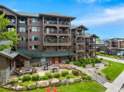 Hampton Inn & Suites - 17