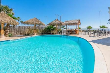 Clarion Pointe Galveston Seawall - 35