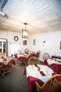 Maryhill Inn - 16