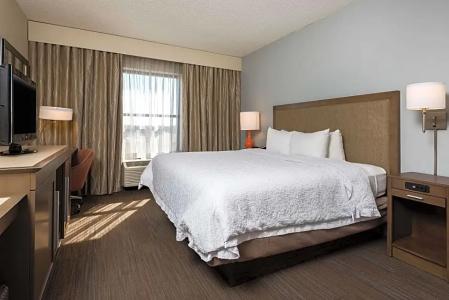 Hampton Inn West - 52