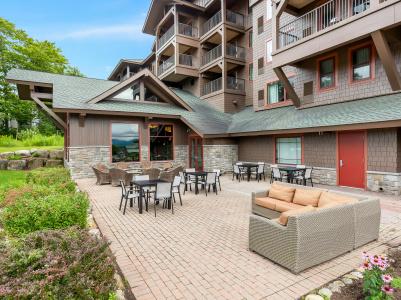 Hampton Inn & Suites - 25