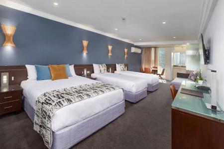 Hyde Park Inn - 85