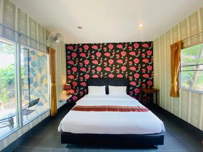Canal Resort - 62