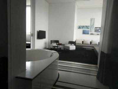 Veranda Pool Suite - 36