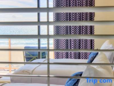 The Waterfront Beach Resort, A Hilton - 140