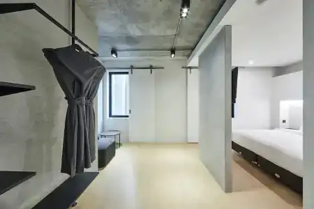 Intro - 18