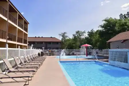Best Western Ambassador Inn & Suites - 16