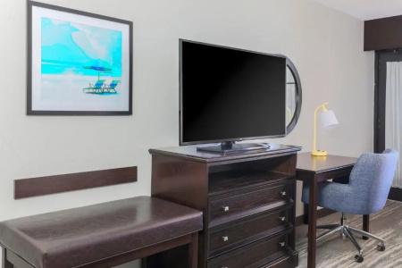 Hampton Inn - 129