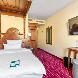 King's First Class - 24