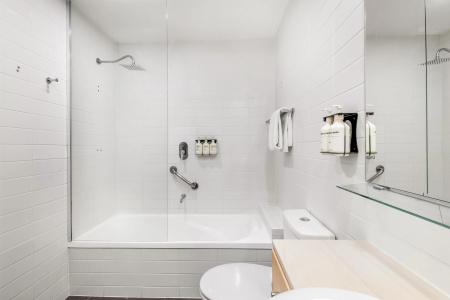 Adina Apartment Barrack Plaza - 10