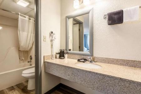 Quality Inn On the Strip - 51