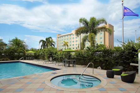 Hilton Garden Inn Miami Airport West - 16