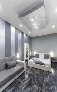 Bella Napoli Suites - 8