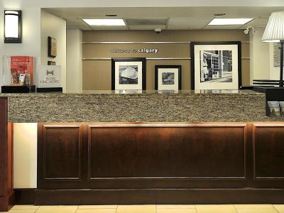 Hampton Inn & Suites by Hilton-Airport - 2