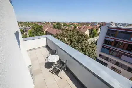 Novina Tillypark - 60