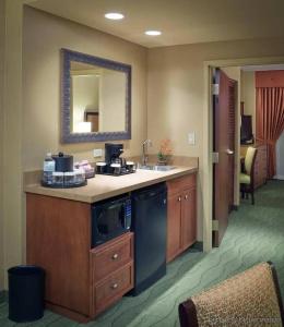 Embassy Suites East and Riverfront Conference Center - 37