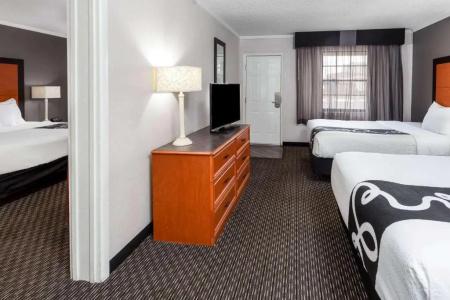 La Quinta Inn by Wyndham I-35 - 17