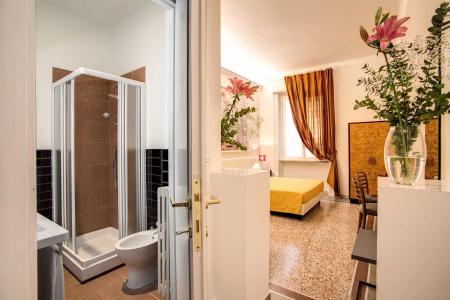 Roma In Una Stanza Guesthouse - 7